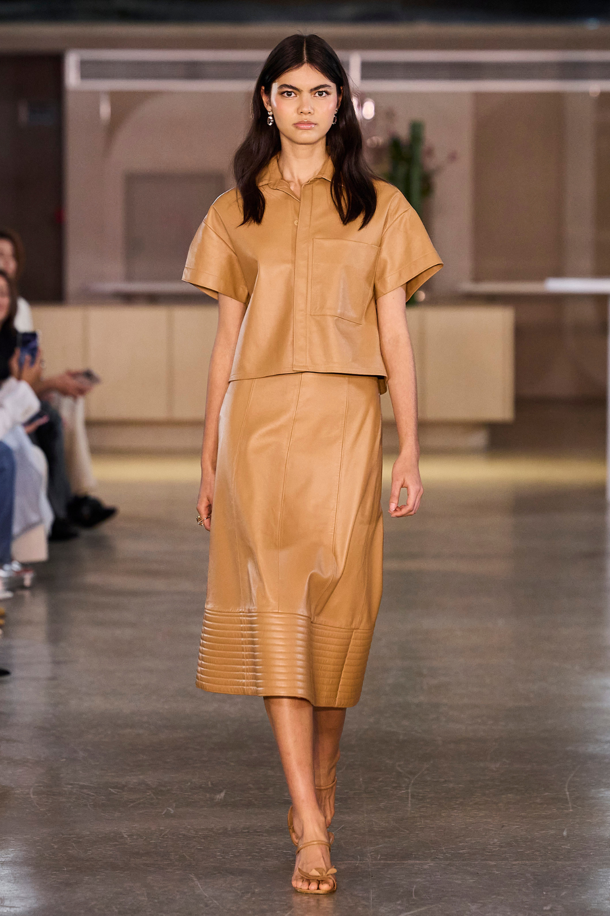 Camisa Couro Mangas Curtas