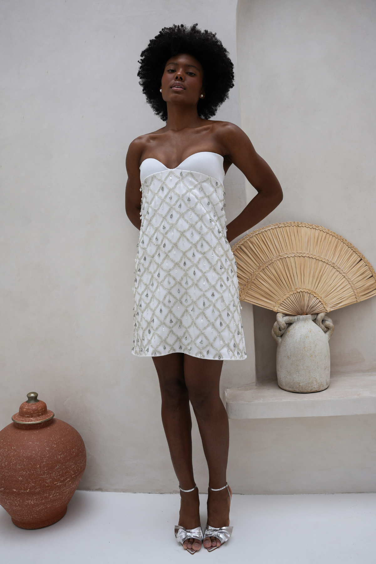 Vestido Mini Bordado Sem Alças