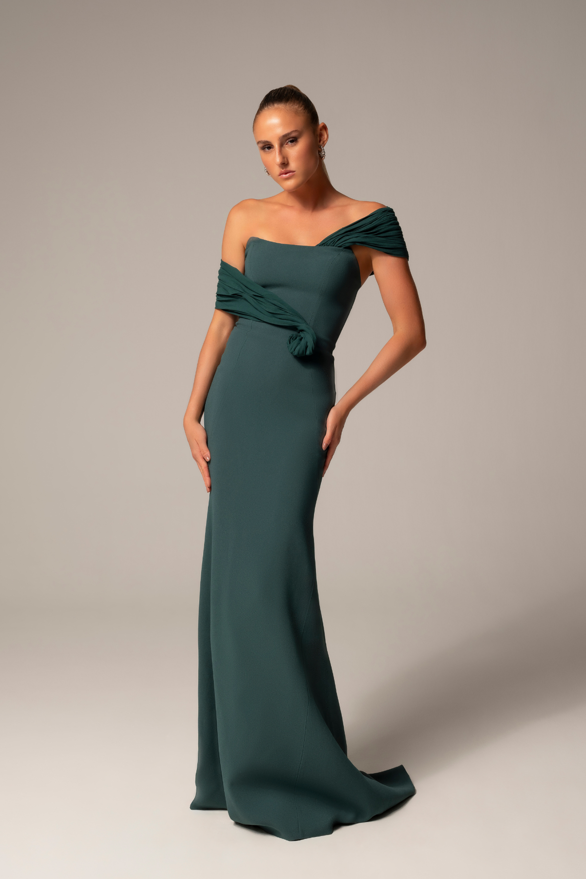 Vestido Longo Crepe Detalhe Em Chiffon