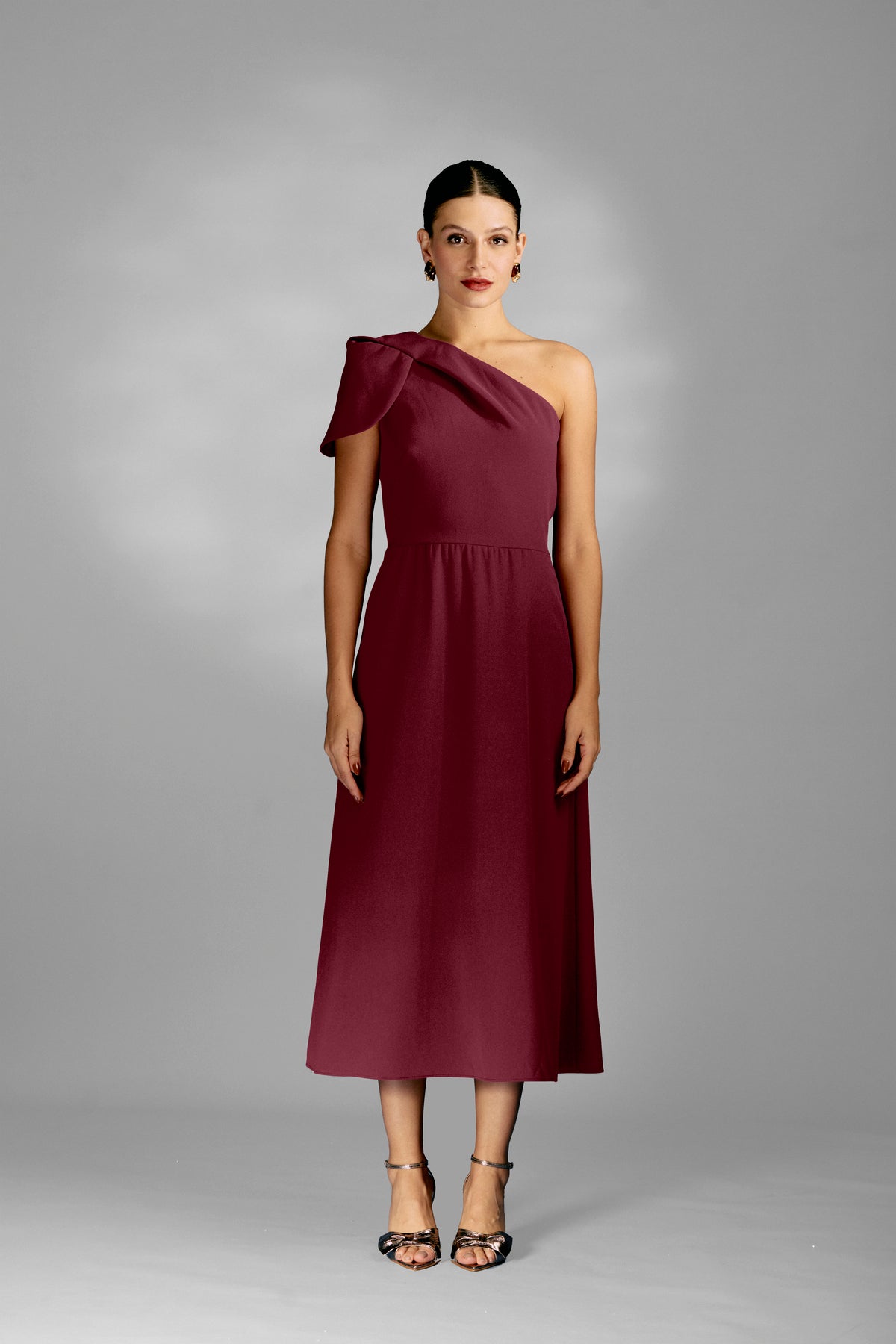 Vestido Mídi Ombro Único E Manga