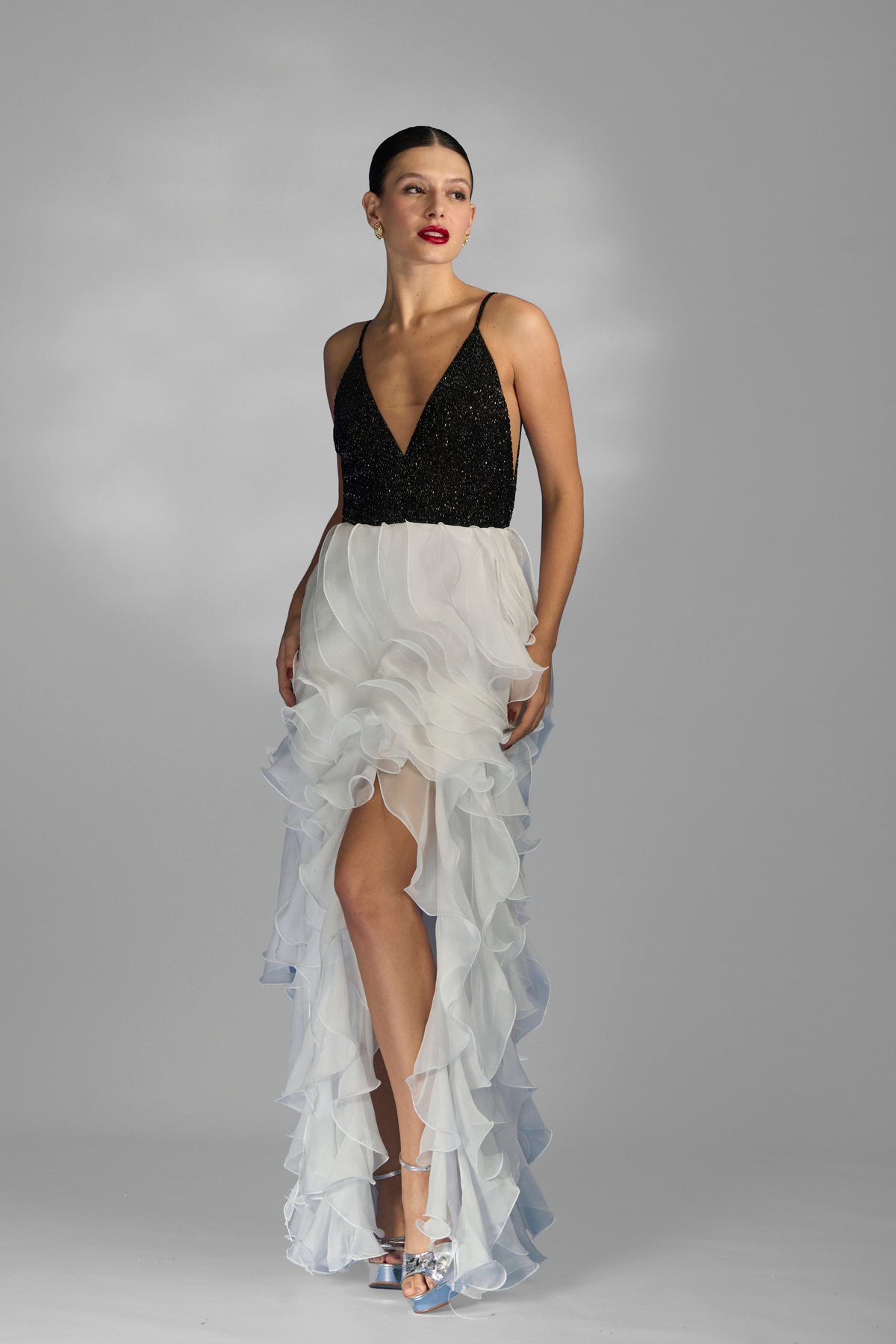 Vestido Longo Decote Em V Bordado Saia Babados Em Jabô