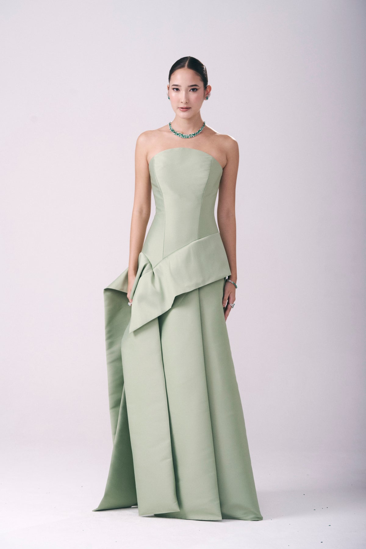 Vestido Longo Sem Alças Decote Abaulado Saia Camadas