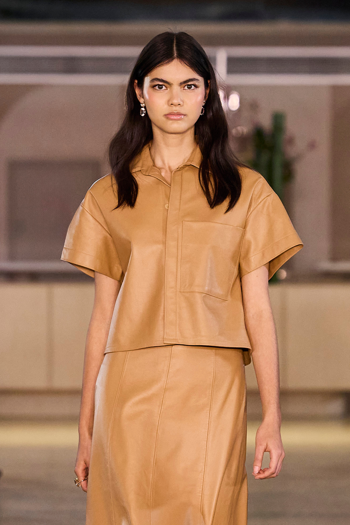 Camisa Couro Mangas Curtas