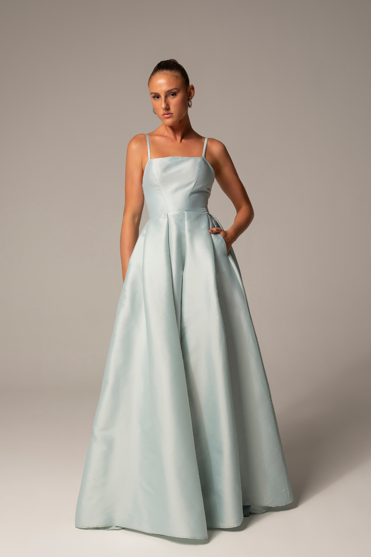 Vestido Longo Costas Decotadas