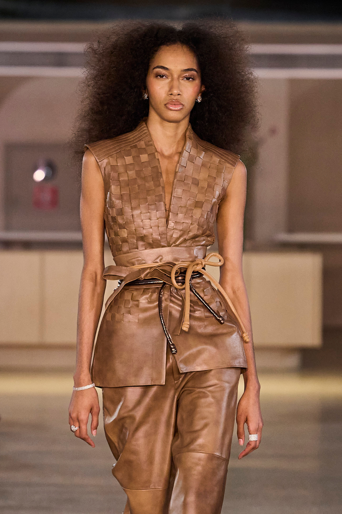 Colete Couro Tressê