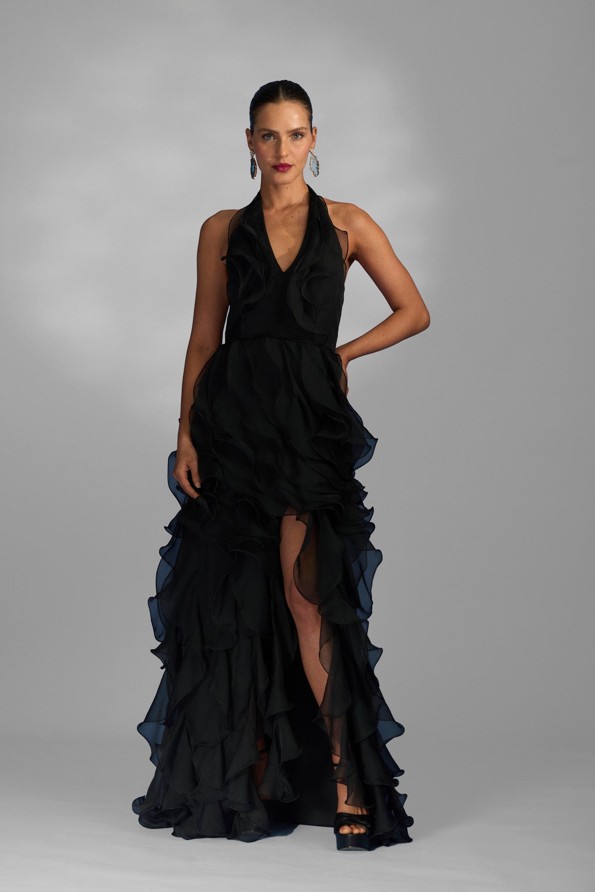 Vestido Longo Frente Única Com Babados Em Jabô
