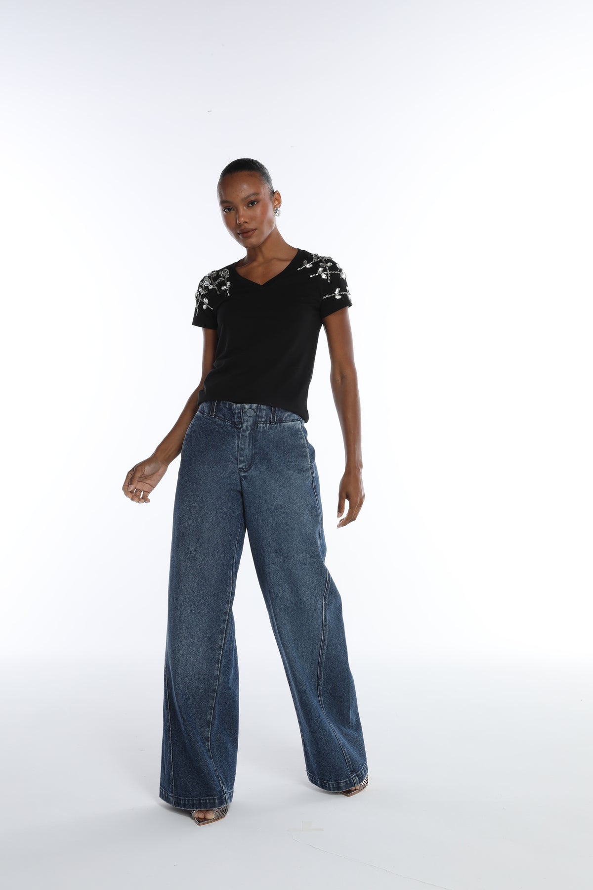 T-Shirt Algodão Pima Bordada Cristais