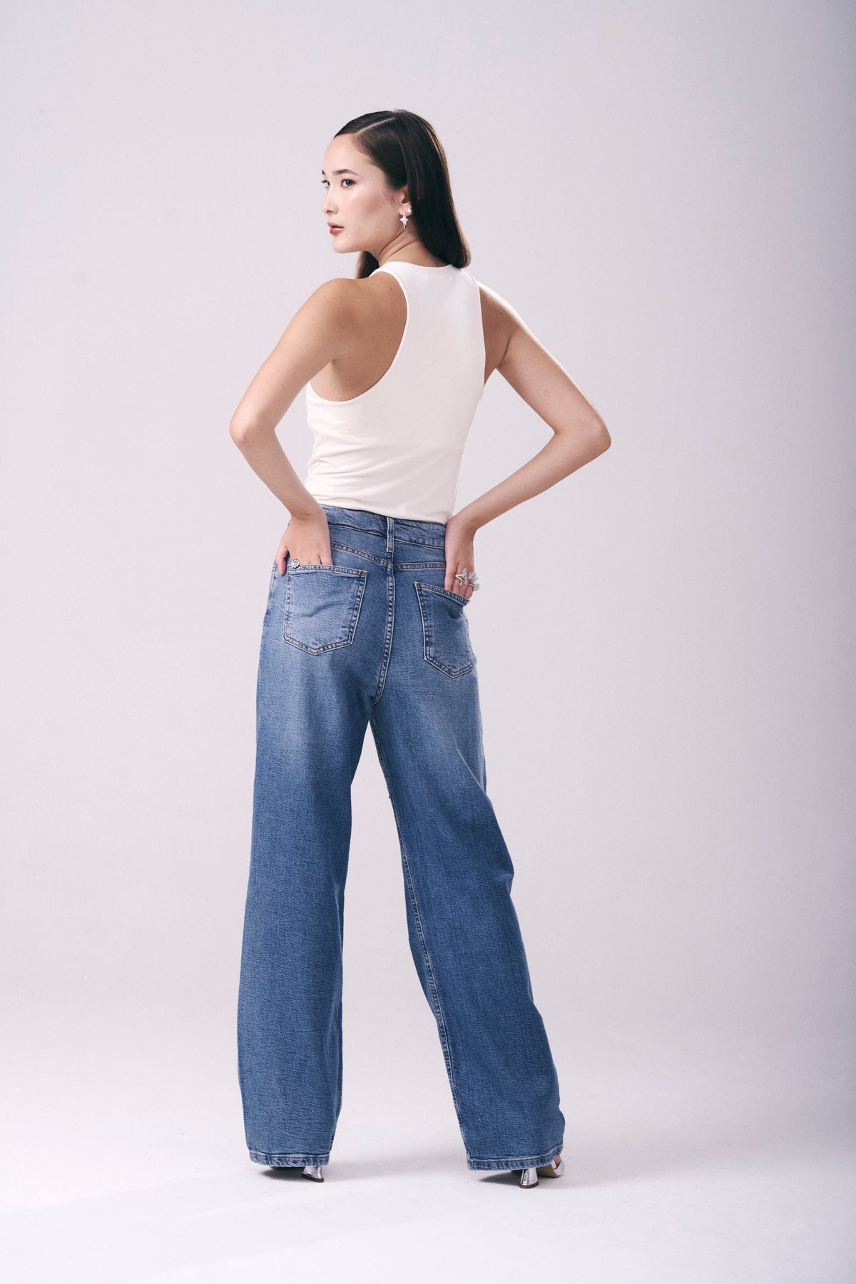 Calça Jeans Wide Leg Com Plaquinhas Ideograma Sakura – Fabiana Milazzo