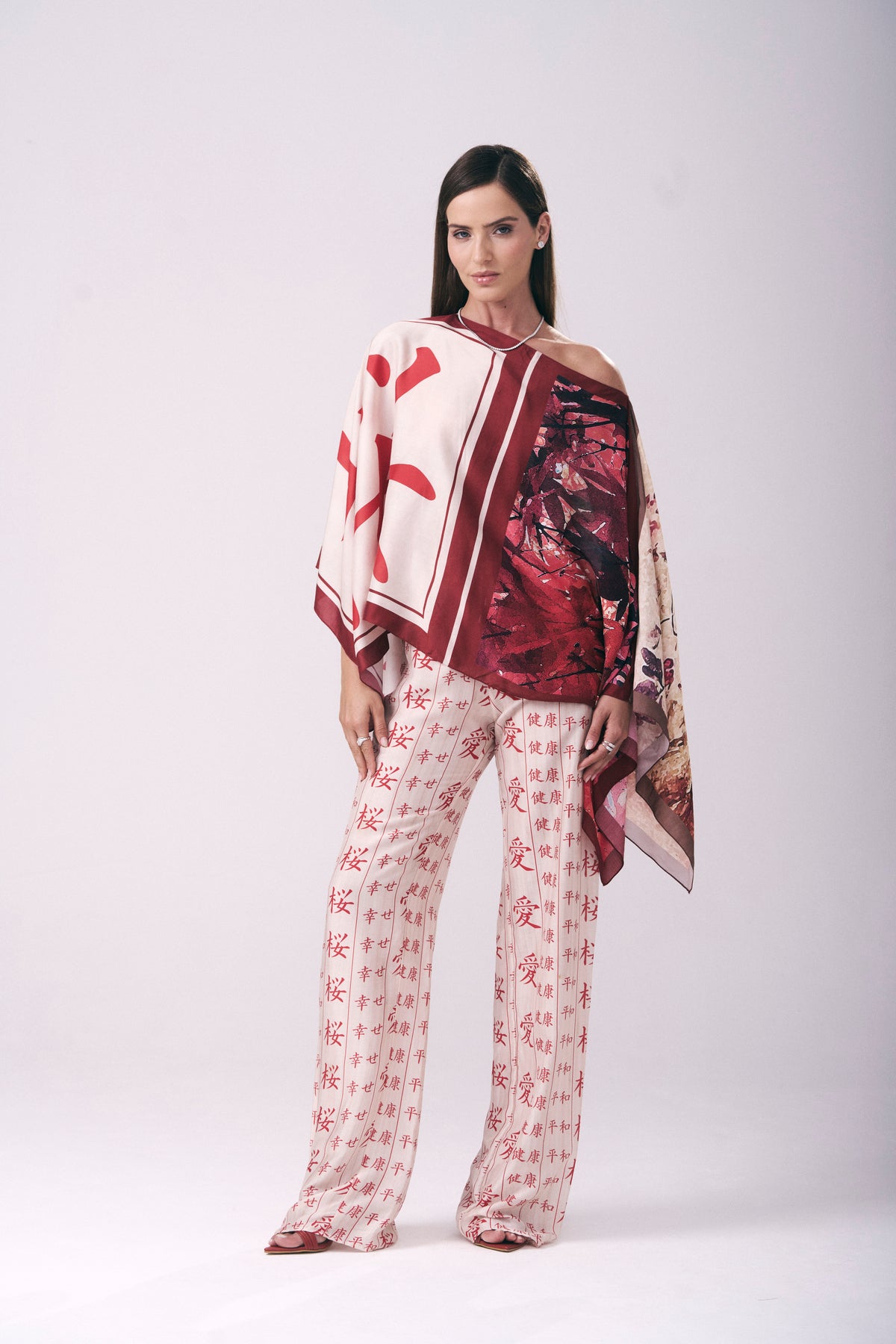 Calça Modelagem Reta Seda Com Viscose