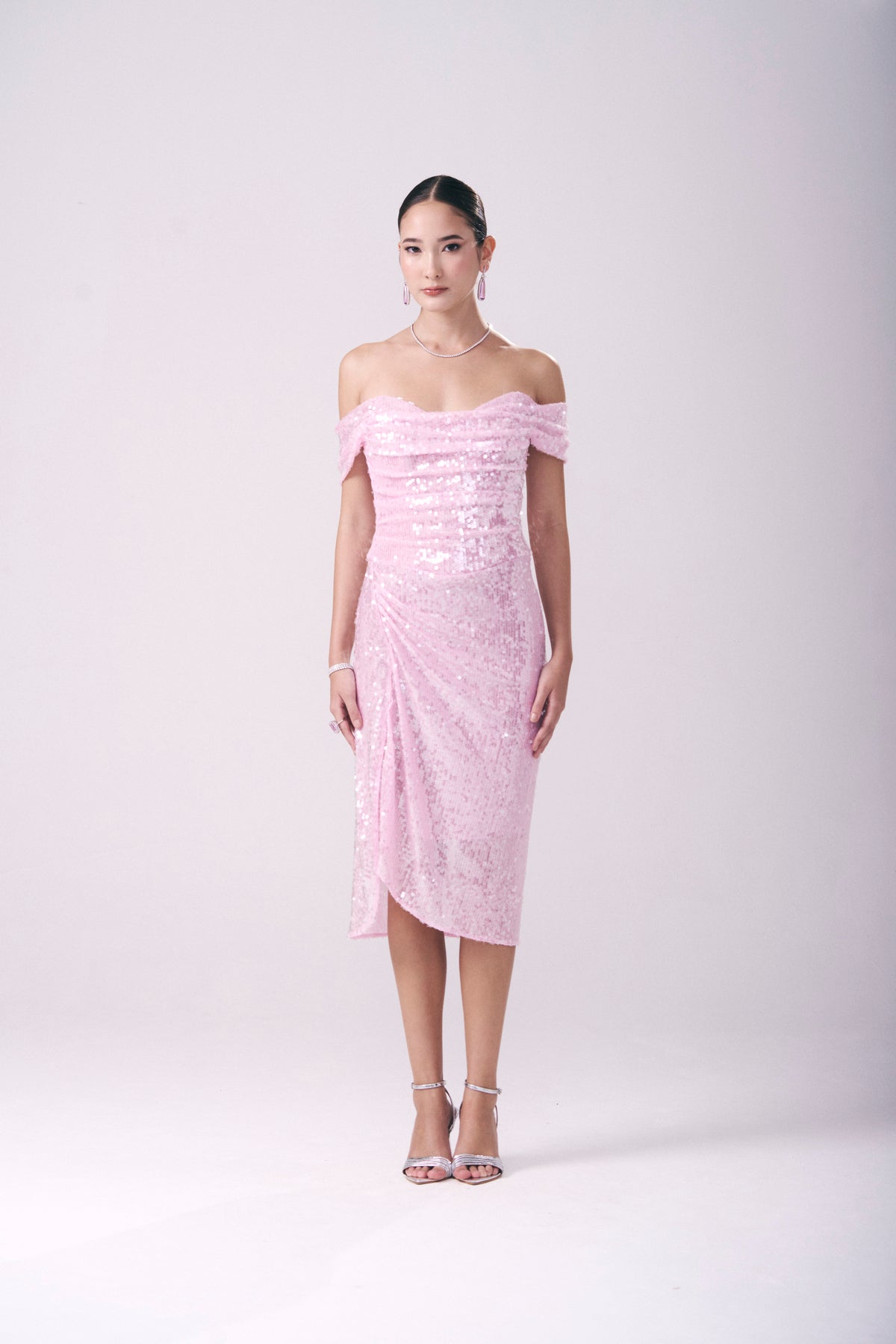 Vestido Mídi Paetê Translúcido Decote Ombro A Ombro