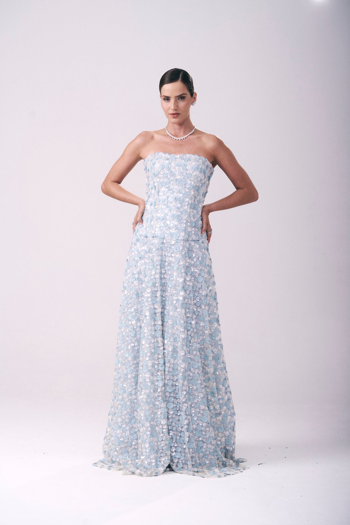 Vestido Longo Sem Alças Bordado Cerejeira