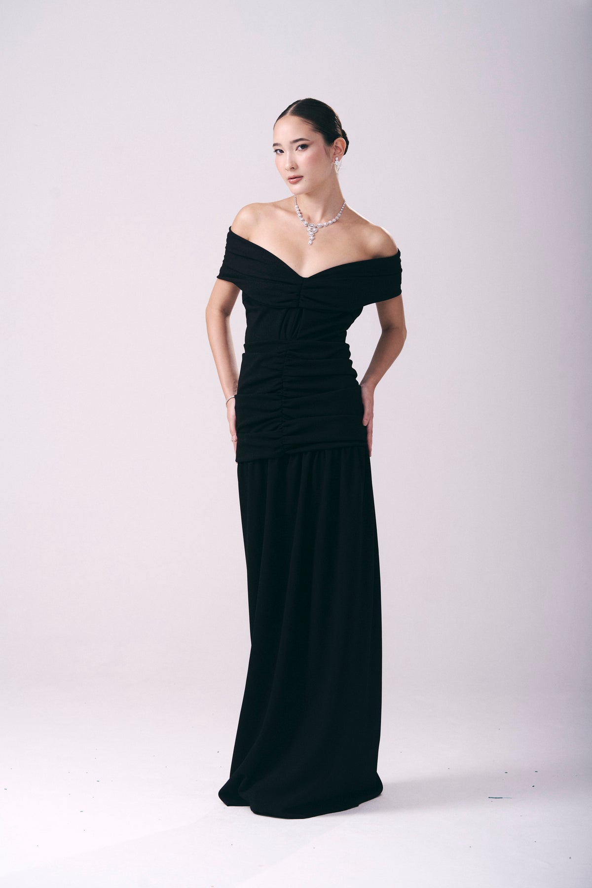 Vestido Longo Ombro A Ombro Drapeada Cintura