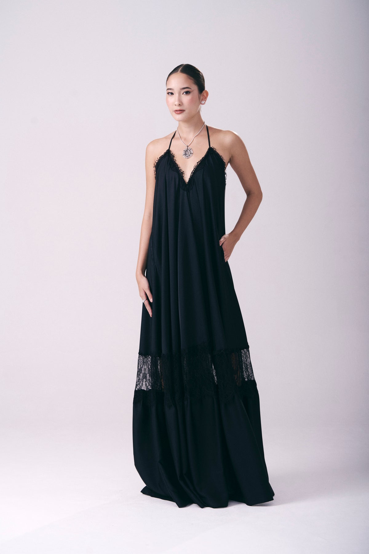 Vestido Longo Cetim Decote V E Renda