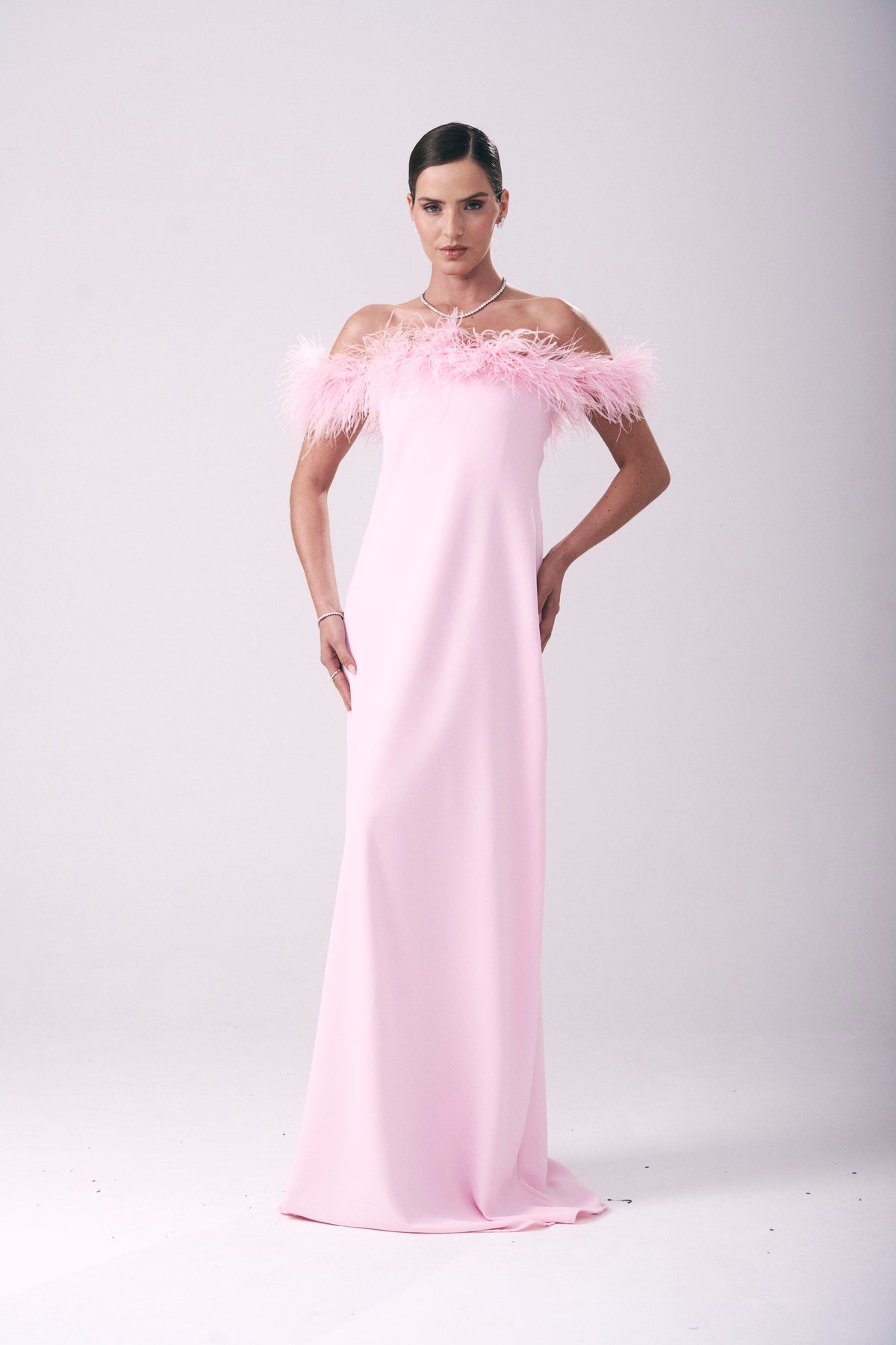 Vestido Longo Ombro A Ombro Plumas PRE-ORDER