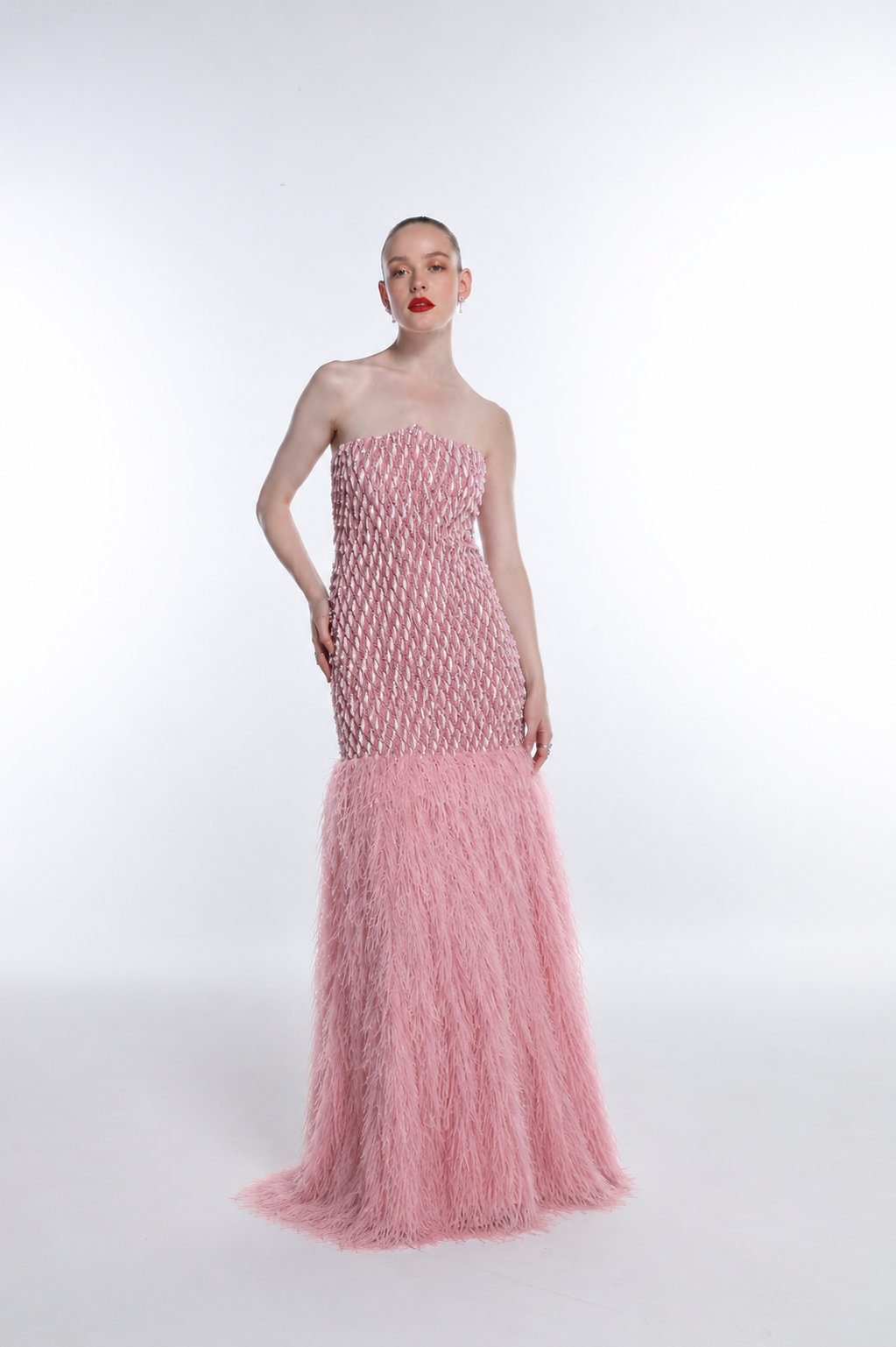 Vestido Longo Sem Alças Bordado Strass E Plumas