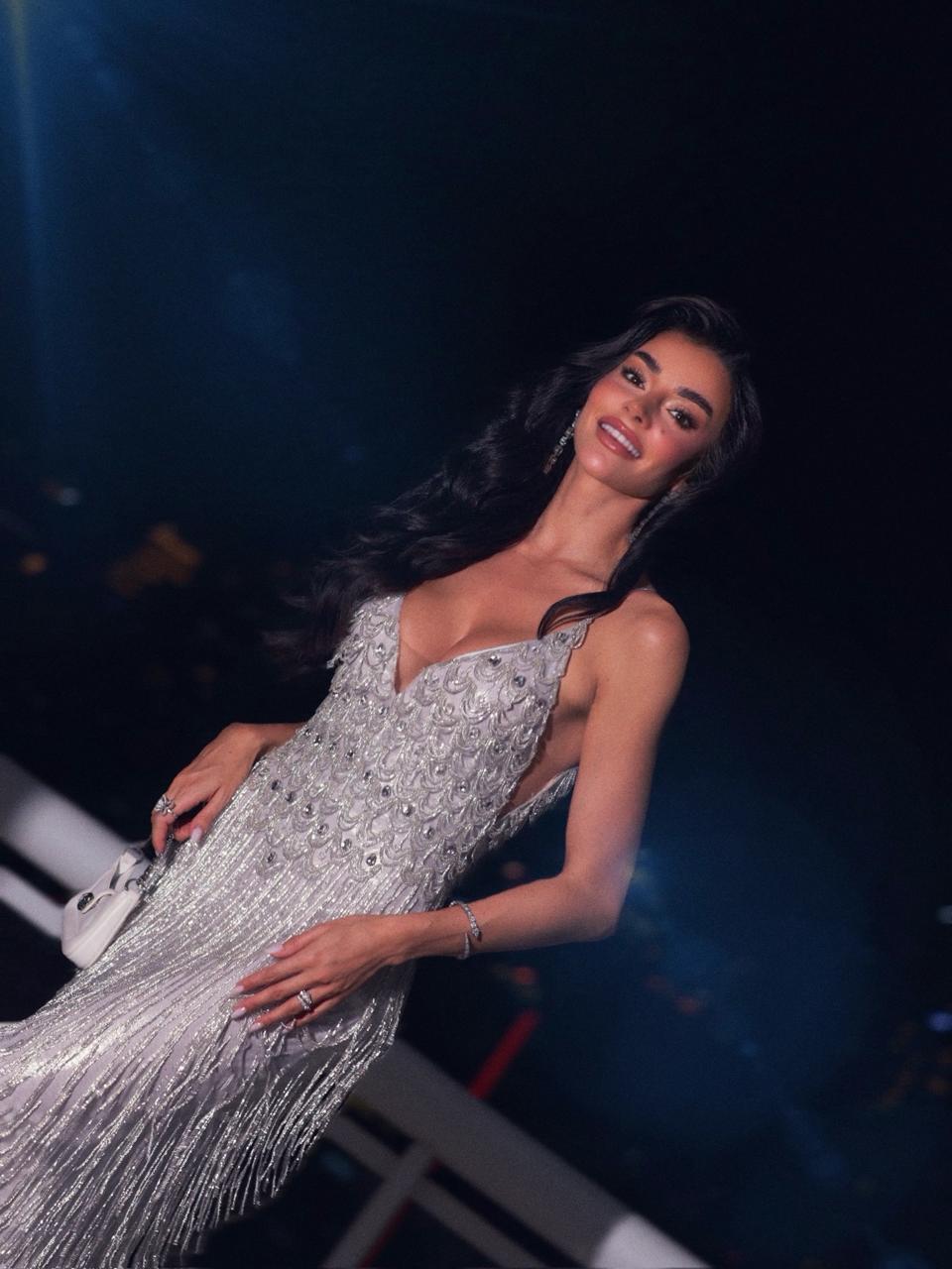 Vestido Longo Bordado Alças Finas PRE ORDER 20 DIAS