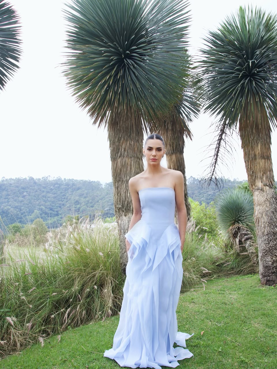 Vestido Longo Crepe E Organza Decote Reto Sem Alças