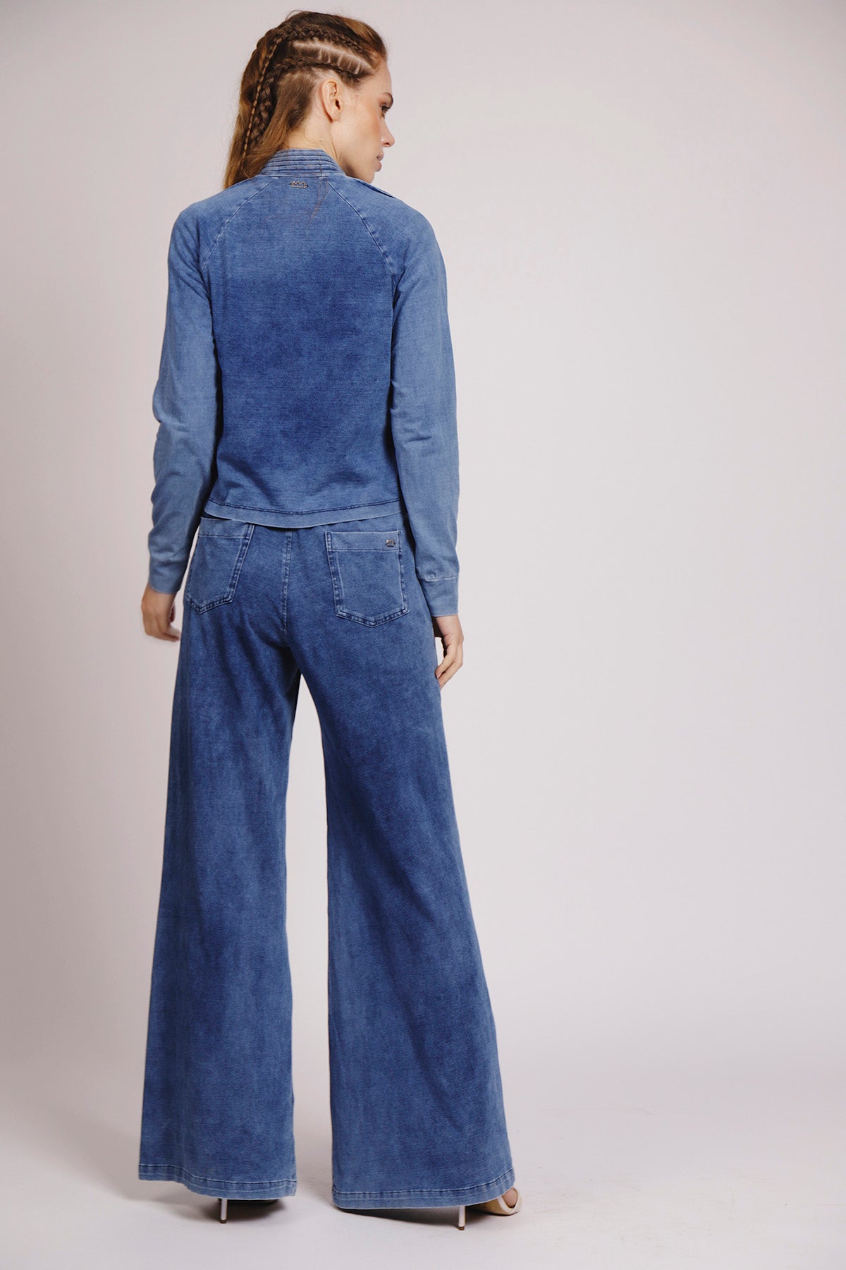 Bomber Jeans em Denim com Nervuras