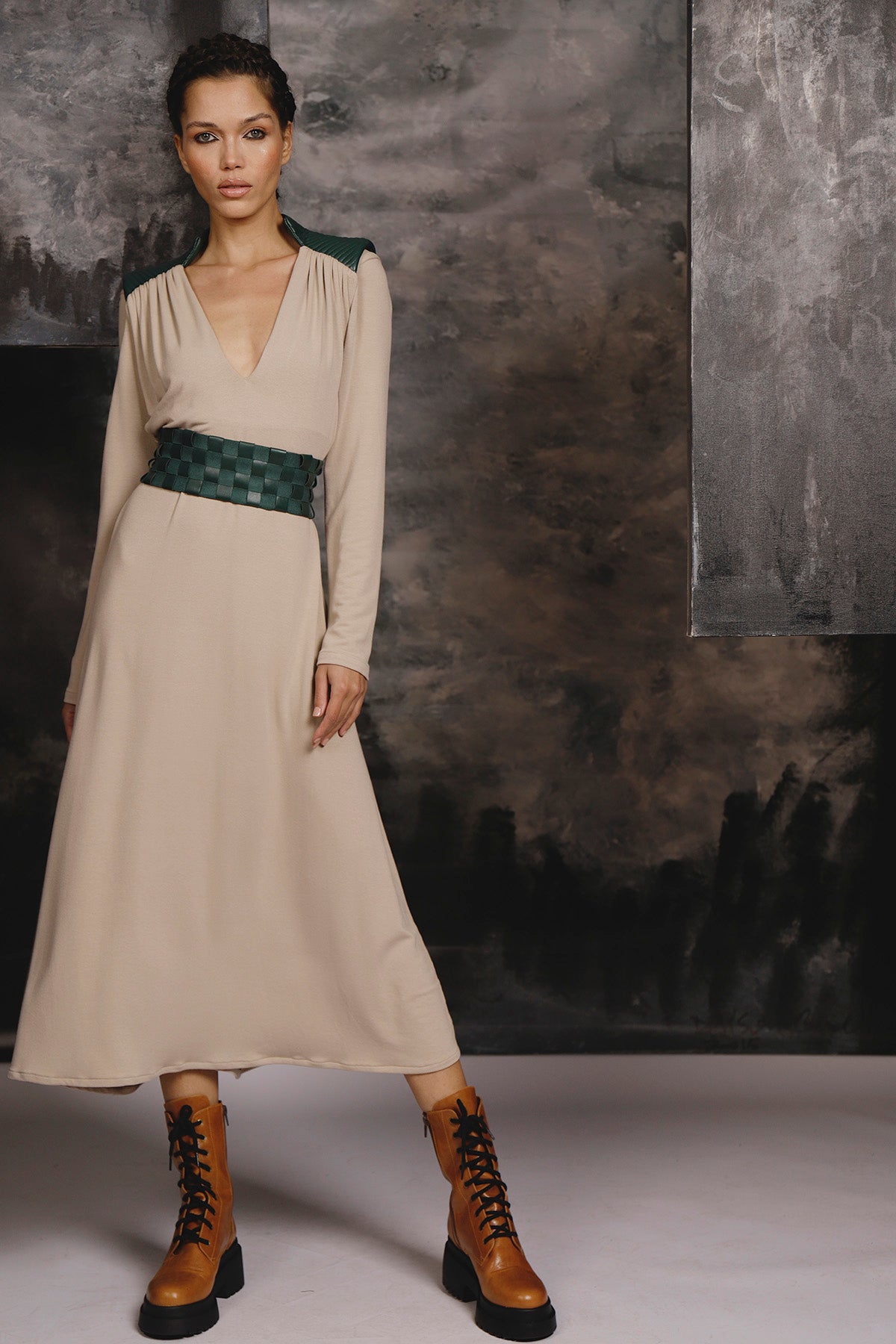 Vestido Midi Moletinho de Viscose com Couro Sintético