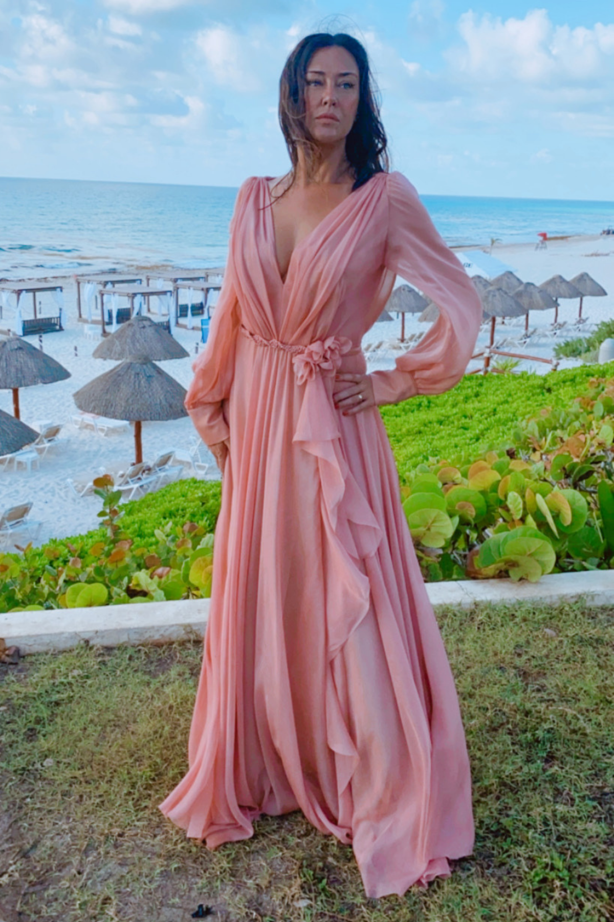 Vestido em Musseline Mangas Longas e Saia com Jabô